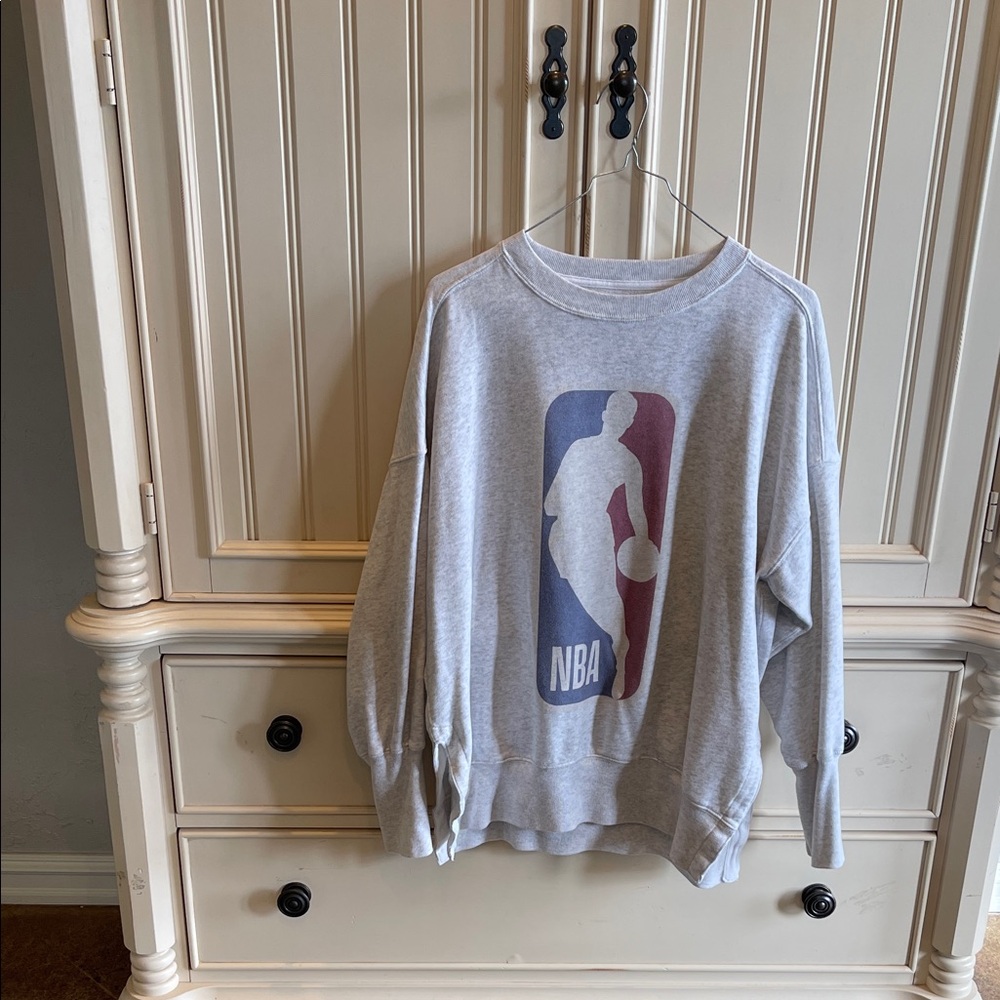 Abercrombie & Fitch Gray NBA Logo Sweatshirt